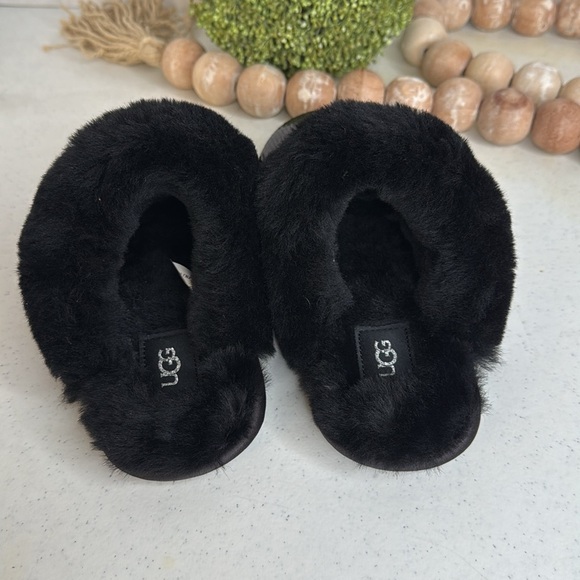 UGG SCUFFETTE II MIRROR BALL BLACK SEQUIN SLIPPERS US 5 - Picture 3 of 8